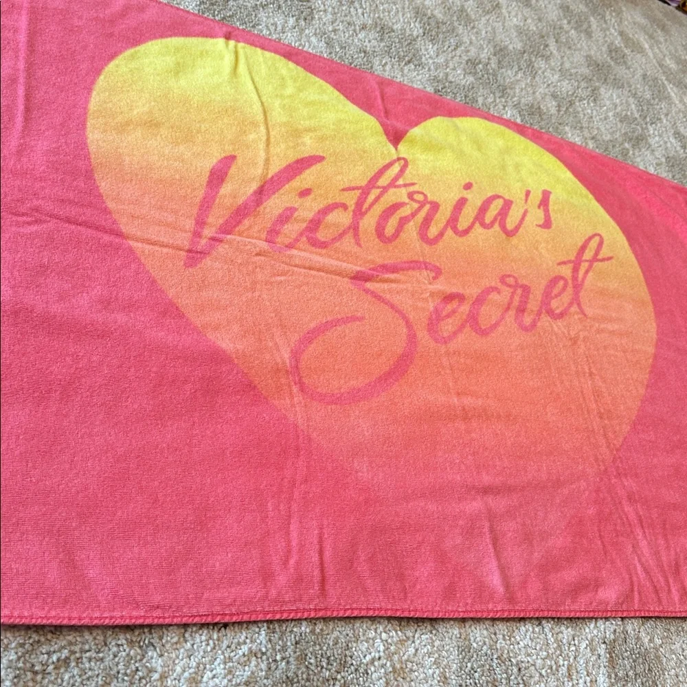 RARE Victoria’s Secret Pink Ombre Heart Beach Towel Discontinued